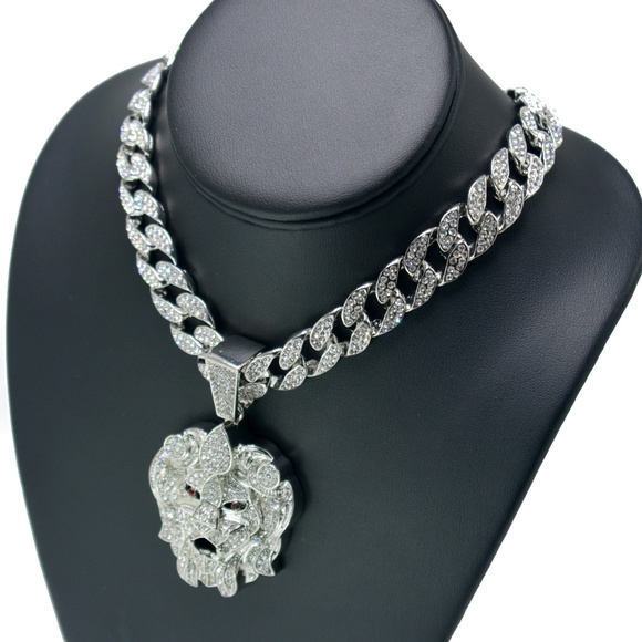 Iced Out Lion Head Neckalce - Picture 3 of 3